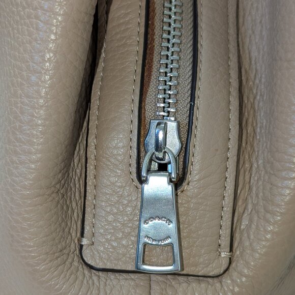 Coach Kristy shoulder bag. EUC! - Picture 3 of 10
